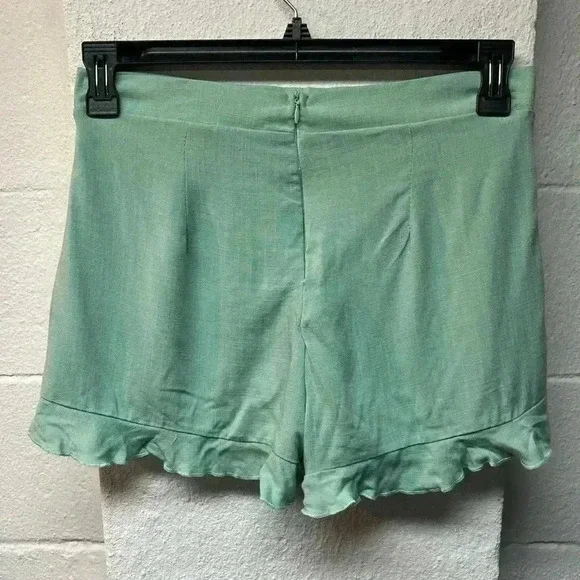 Altar'd State skort Size M. Sage Built in shorts - Picture 2 of 4